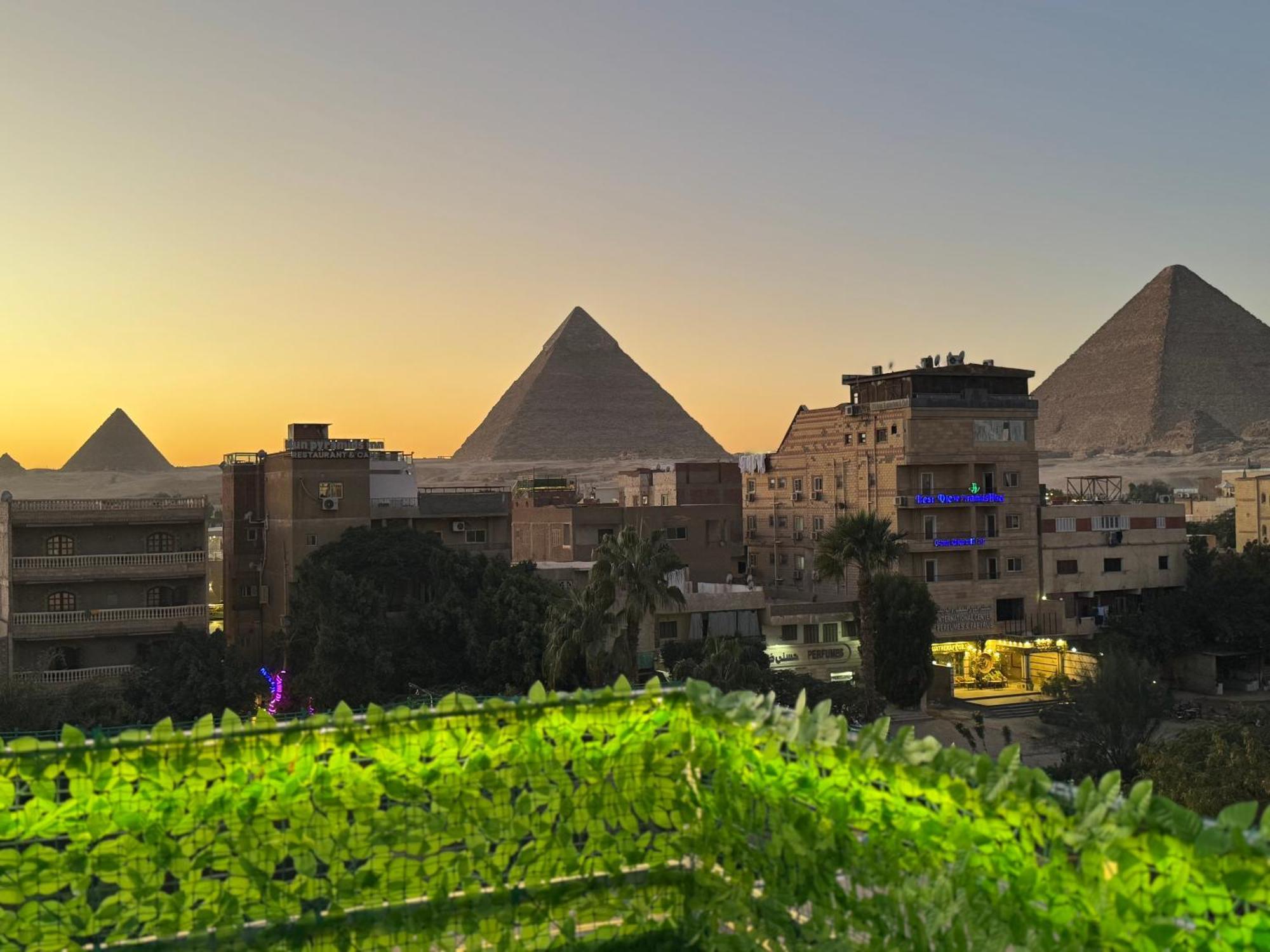 Hotel Nefertiti Pyramids View Kair Zewnętrze zdjęcie