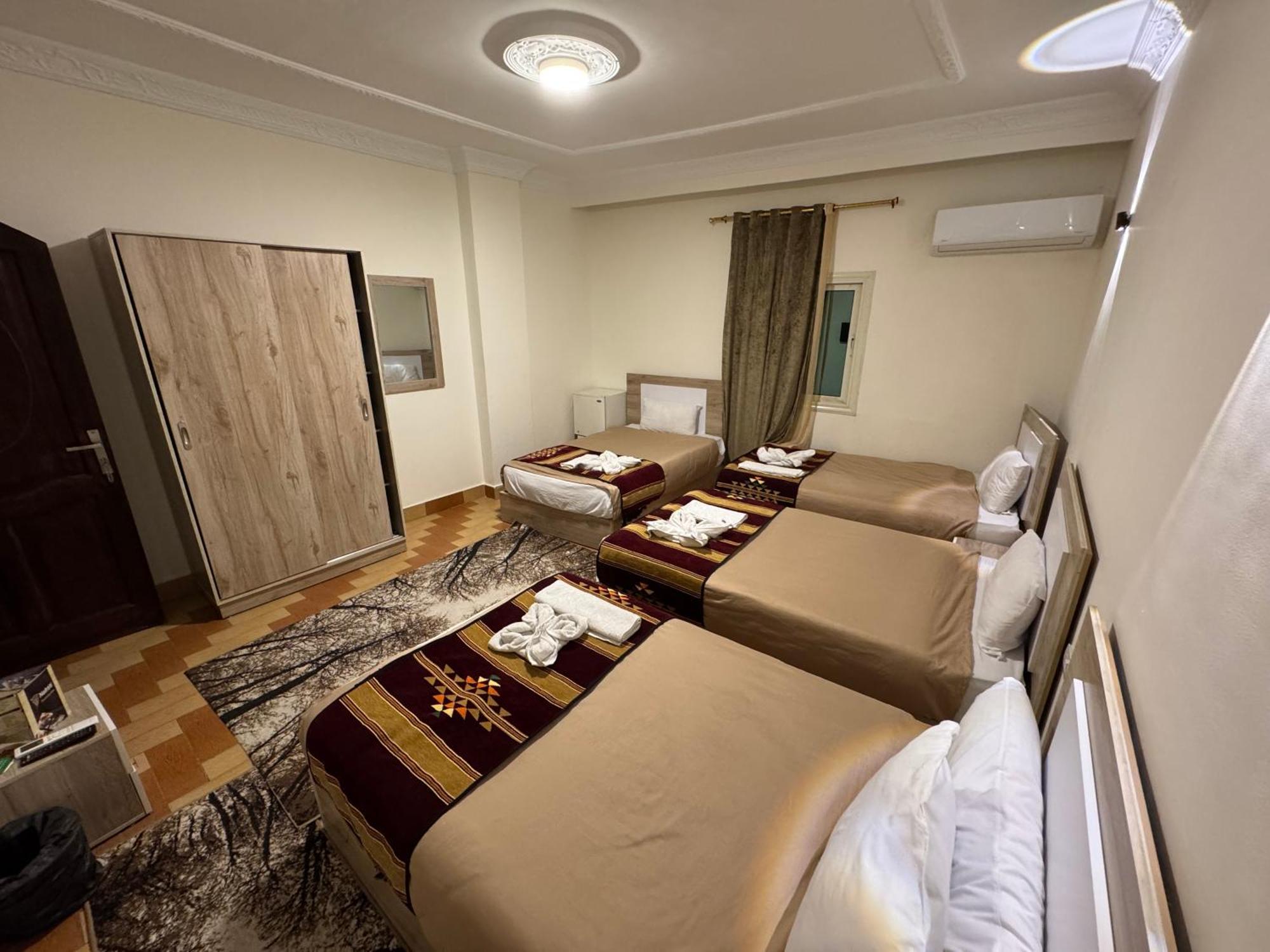 Hotel Nefertiti Pyramids View Kair Zewnętrze zdjęcie