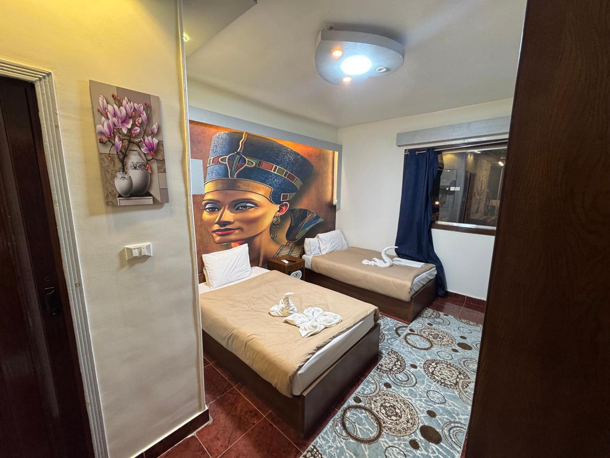 Hotel Nefertiti Pyramids View Kair Zewnętrze zdjęcie