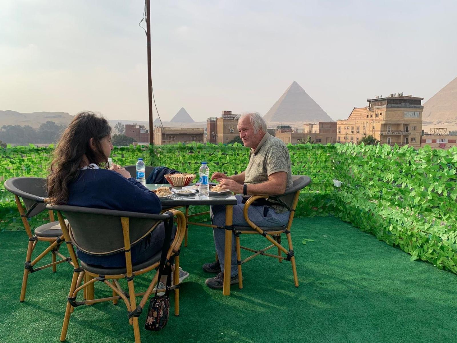 Hotel Nefertiti Pyramids View Kair Zewnętrze zdjęcie
